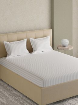GM - Striped White Jacquard Cotton Bedsheet With 2 Pillow Covers - Super King