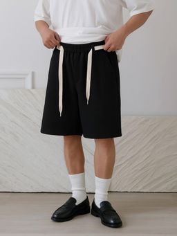 EVERDION - Men Black Regular Fit Shorts with Belt