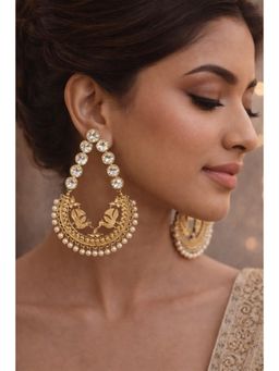 Qunic - Noor Meher Chandbali White Earrings
