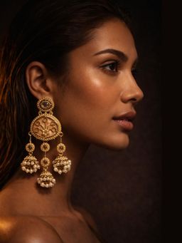 Qunic - Meher Noor Pearl Gold Chandeliers