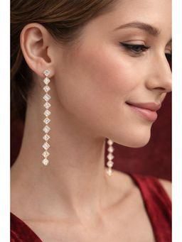 Qunic - Aurelia Drop White Earrings