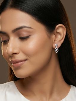 GIVA - 925 Silver Bloom Leaf Earrings