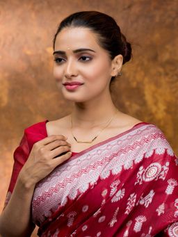 Abdesigns - Gold Plated Diamond Black Bead Mangalsutra For Women White