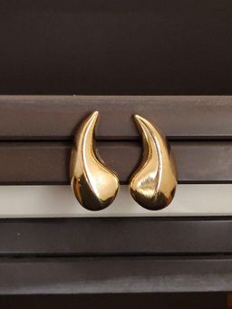 Abdesigns - Elegant Gold Plated Stud Earrings Gold