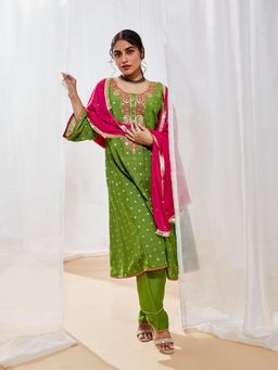 Vastramay - Women Green Jacquard with Embroidered Kurta with Pant & Dupatta (Set of 3)