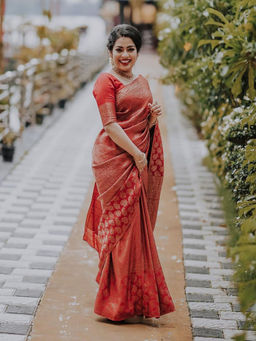 Anjaneya Sarees - Red Woven Banarasi Silk Kanjivaram Saree with Unstitched Blouse with Unstitched