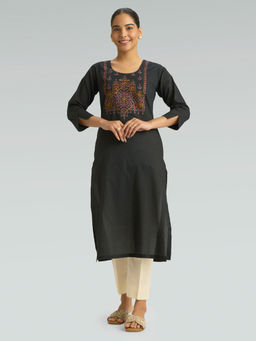 Women Plus - Black Embroidered Pure Cotton Kurta