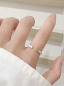 White color option, Currently selected