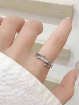 Salty - Amaris Tennis Silver Adjustable Ring
