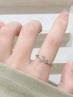 Salty - Nata Crystal Gold Adjustable Ring