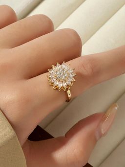 Salty - Amaryllis Spinner Floral Adjustable Ring