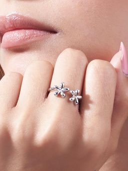 Salty - You And Me Floral Silver Adjustable Ring