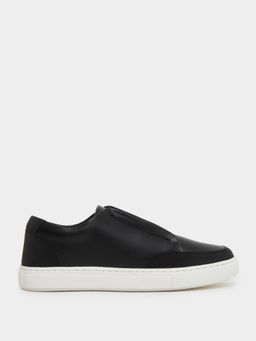 Styli - Men Solid Lace Up Sneakers - Black