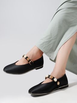 The White Pole - Womens Black Trendy Comfortable Ballerian