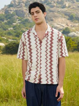 Campus Sutra - Men Off White Indie-Block Oversized Shirt