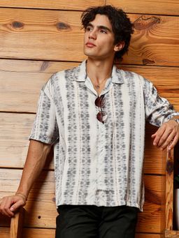 Campus Sutra - Men White Nomad Satin Oversized Shirt