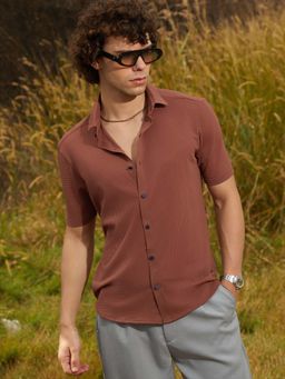 Campus Sutra - Men Sienna Brown Warp-Tactile Shirt