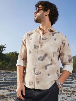 Campus Sutra - Men Almond Beige Nonlinear-Tactile Shirt
