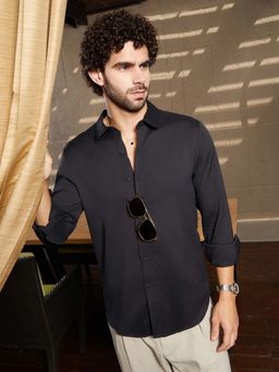 Campus Sutra - Men Midnight Black Motif -Tactile Shirt