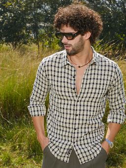 Campus Sutra - Men Off White Glen Check Shirt