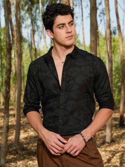 Campus Sutra - Men Onyx Black Shadowed Foliage Shirt