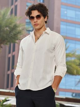Campus Sutra - Men Daisy White Swirl-Tactile Shirt