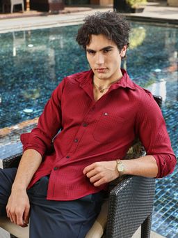 Campus Sutra - Men Ruby Red Houndstooth-Tactile Shirt