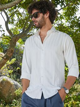 Campus Sutra - Men Daisy White Candy-Striped Shirt