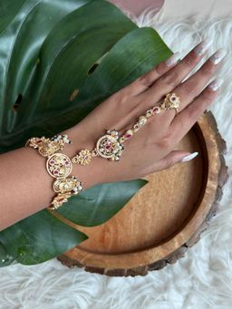 I Jewels - Gold-Plated Kundan Studded And Beaded Hathphool Bracelet With Ring