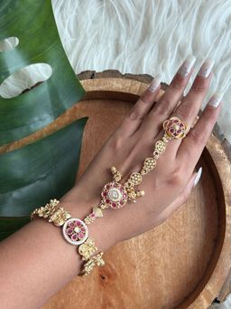 I Jewels - Gold-Plated Kundan Studded And Beaded Hathphool Bracelet With Ring