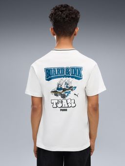 Puma - MID 90s Youth Relaxed Back Graphic Tee - White