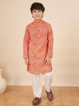 StyloBug - Boys Laheriya Print Stand Collar A-Line Ethnic Wear Kurta with Pyjama - Red