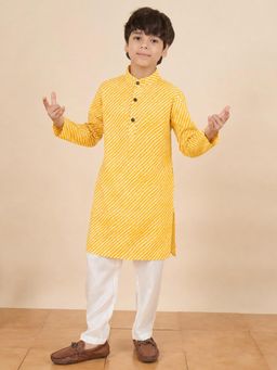 StyloBug - Boys Laheriya Print A-Line Ethnic Wear Kurta with Pyjama - Yellow