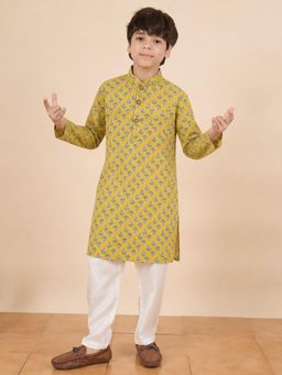 StyloBug - Boys Print Stand Collar A-Line Ethnic Wear Kurta with Pyjama - Yellow