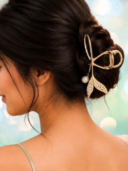 OOMPH - Gold Tone White Pearls Fish Shape Hair Claw