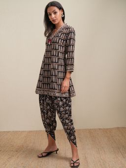 VISHUDH - Black Women Ethnic Printed Kurti With Tulip Pant (Set of 2)