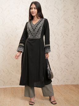 VISHUDH - Black Women Embroidered Kurta & Pant (Set of 2)