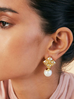 Isharya - Pearl and Mirror Pyramid Earring In 18Kt Gold Plated