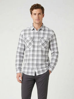 Wrangler - White Pure Cotton Full Sleeves Regular Fit Checks Shirts