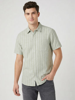Wrangler - Green Pure Cotton Half Sleeves Regular Fit Stripes Shirts