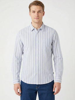 Wrangler - Blue Pure Cotton Half Sleeves Regular Fit Printed Shirts