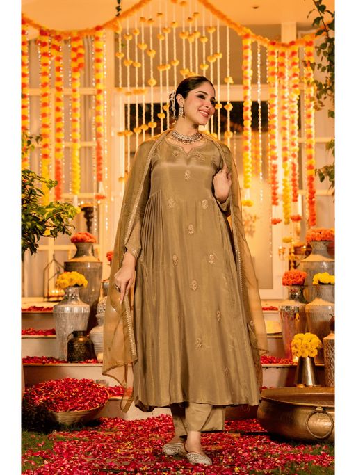 FAST FASHIONS Women Gold Chanderi Silk Embroidered Kurta with Pant and Dupatta