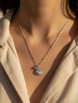 Accessorize London - White Shell Pendant Necklace