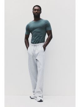 H&M - Men Green Muscle Fit Sports T-Shirt With Drymove