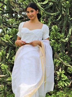 Chidiyaa - Ivory Pure Cotton Half Sleeved Handprinted Blouse - Safed