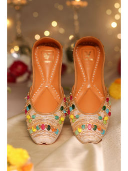 House of Vian - Irya Multicolored Embroidered Juttis