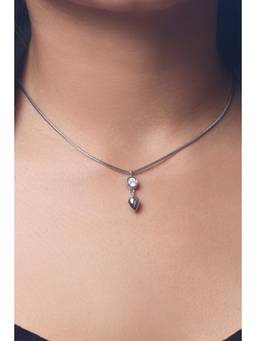 Vinher - White Dewdrop Necklace