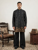 Black color option, Sold out, Currently selected