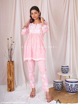 The Chikan Label - Kavya Mulmul Chikankari Peach Kurti with Pant Co-Ord Set