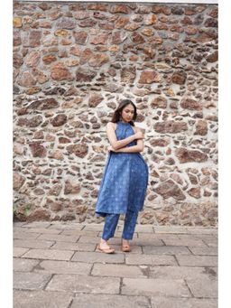 Hasttvam - Adya Kurta with Pant (Set of 2)